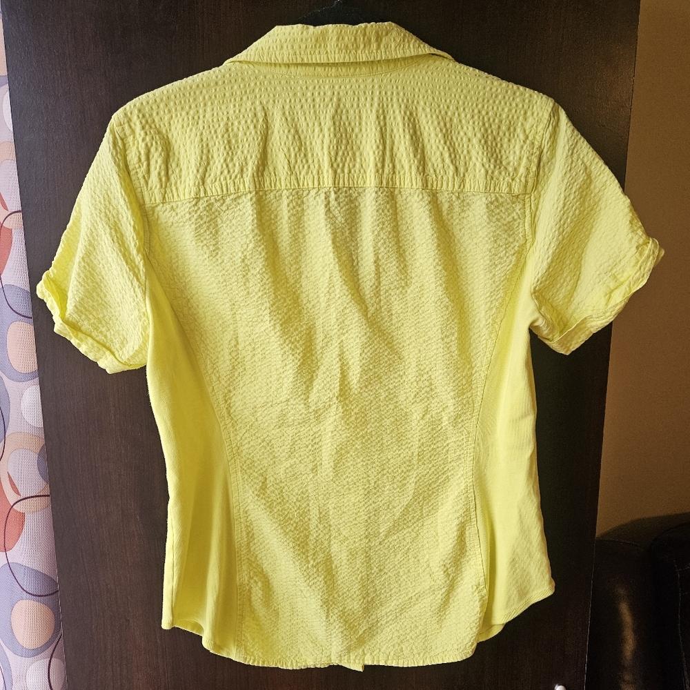 Jones New York Sport Yellow Button-Up Women's Top - Picture 4 of 6